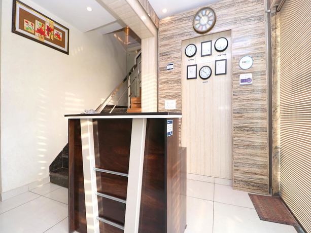 Imagen de los interiores del Hotel OYO 28142 Sharrytel. Foto 20