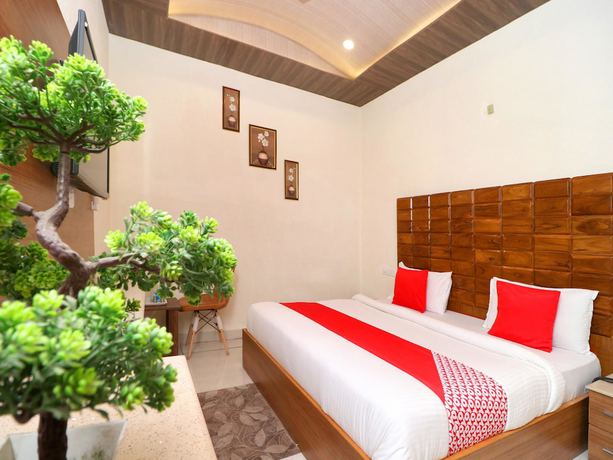 Imagen de la habitación del Hotel OYO 28142 Sharrytel. Foto 17