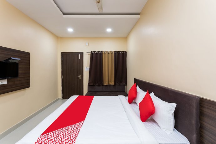 Imagen de la habitación del Hotel OYO 28247 SMR Palace. Foto 14