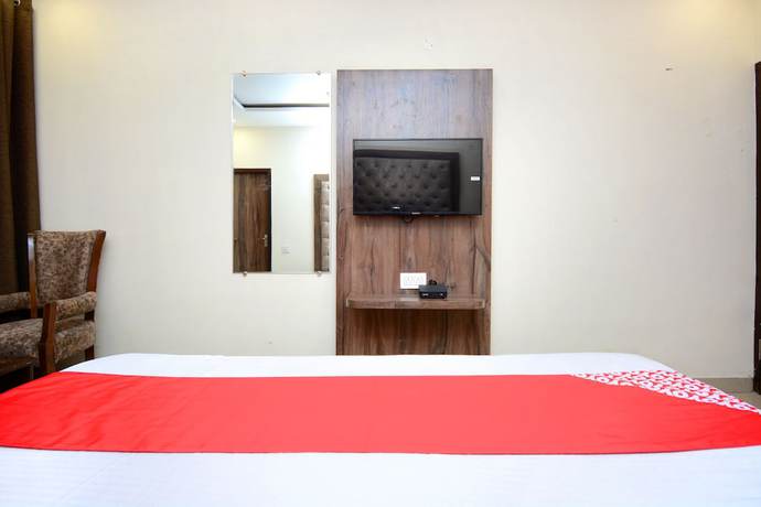 Imagen de la habitación del Hotel OYO 28335 Classic. Foto 5