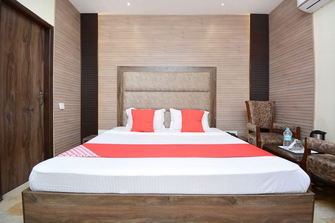 Imagen de la habitación del Hotel OYO 28335 Classic. Foto 9