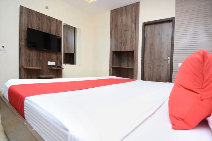 Imagen de la habitación del Hotel OYO 28335 Classic. Foto 13