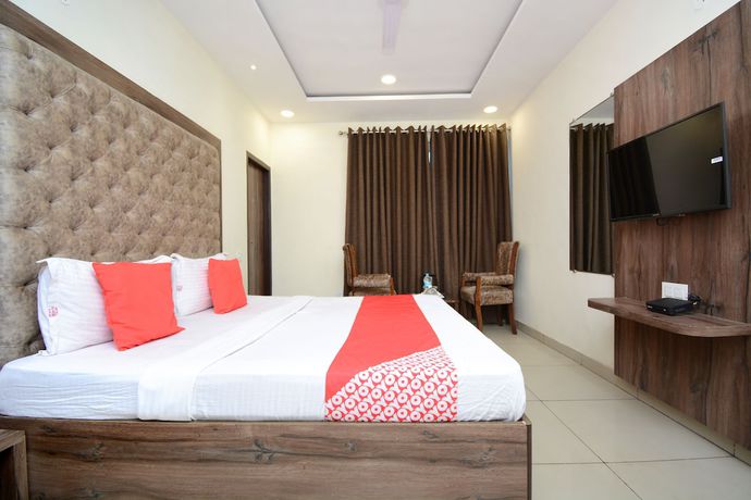 Imagen de la habitación del Hotel OYO 28335 Classic. Foto 14