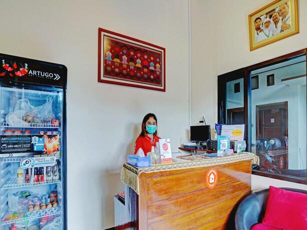 Imagen general del Hotel OYO 2835 Sakinah Family Residence. Foto 18