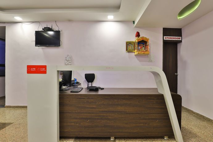 Imagen de los interiores del Hotel OYO 28444 Ab Apple. Foto 19