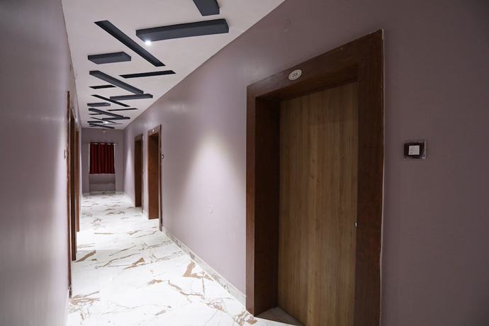 Imagen de los interiores del Hotel OYO 28645 Nirmalya Plaza. Foto 15