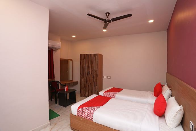 Imagen de la habitación del Hotel OYO 28645 Nirmalya Plaza. Foto 5