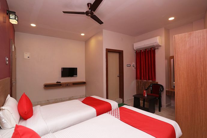 Imagen de la habitación del Hotel OYO 28645 Nirmalya Plaza. Foto 7