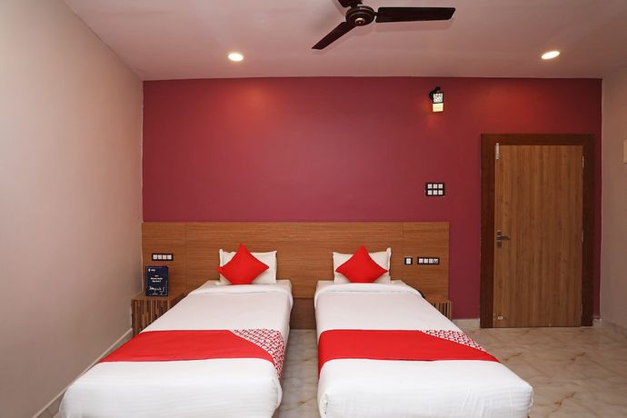 Imagen de la habitación del Hotel OYO 28645 Nirmalya Plaza. Foto 13
