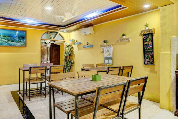 Imagen de los interiores del Hotel OYO 2972 Wisma Sartika. Foto 19