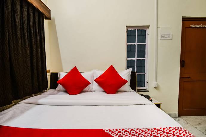 Imagen de la habitación del Hotel OYO 30000 Panghat. Foto 6