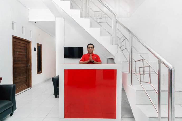 Imagen de los interiores del Hotel OYO 3006 Falisha Homestay Syariah. Foto 20