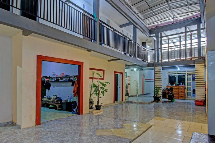 Imagen de los interiores del Hotel OYO 3012 Coupis Guesthouse Syariah. Foto 16