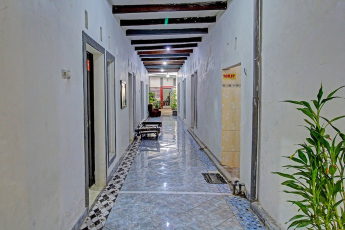 Imagen de los interiores del Hotel OYO 3012 Coupis Guesthouse Syariah. Foto 17