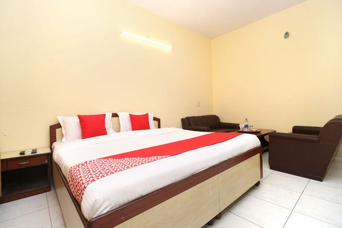 Imagen de la habitación del Hotel OYO 30127 Sabina International. Foto 7