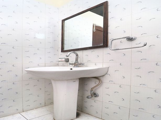 Imagen de la habitación del Hotel OYO 30127 Sabina International. Foto 10