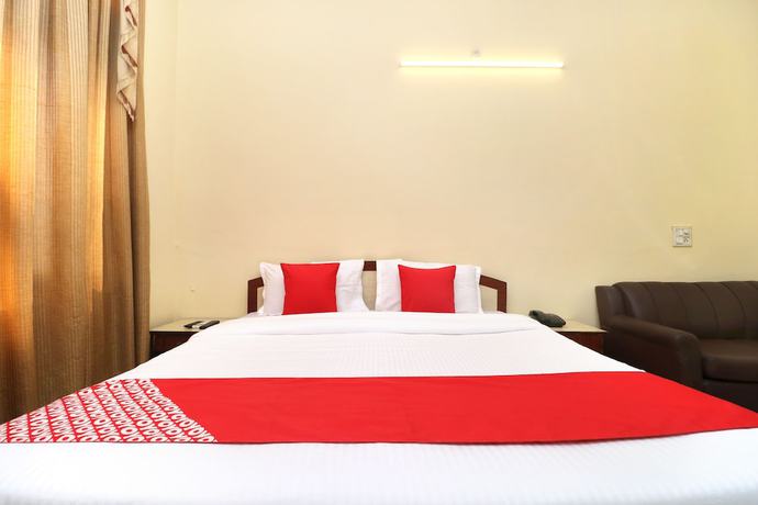 Imagen de la habitación del Hotel OYO 30127 Sabina International. Foto 12