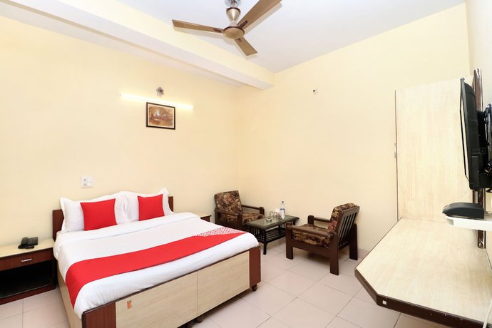 Imagen de la habitación del Hotel OYO 30127 Sabina International. Foto 15