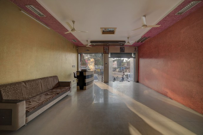 Imagen de los interiores del Hotel OYO 30243 Sanwariya Bhagwan. Foto 17