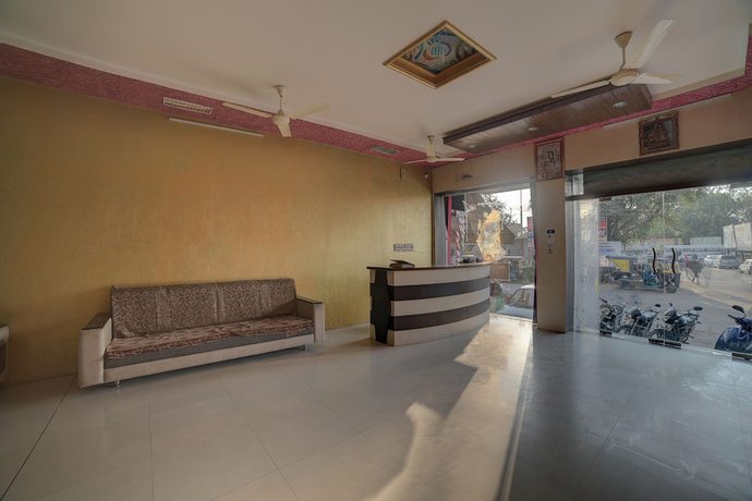 Imagen de los interiores del Hotel OYO 30243 Sanwariya Bhagwan. Foto 19