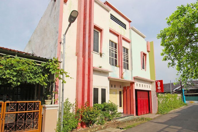 Imagen general del Hotel OYO 3060 Al Fatih Guest House Syariah. Foto 2