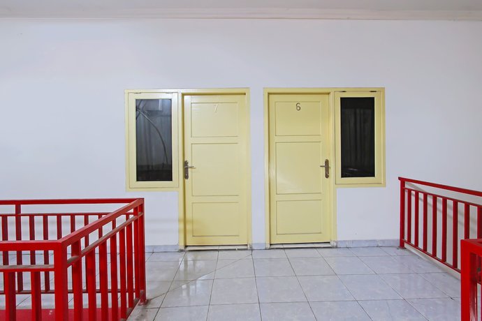 Imagen de los interiores del Hotel OYO 3060 Al Fatih Guest House Syariah. Foto 16