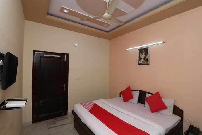 Imagen de la habitación del Hotel OYO 30740 Gurudham Vrindavan. Foto 3