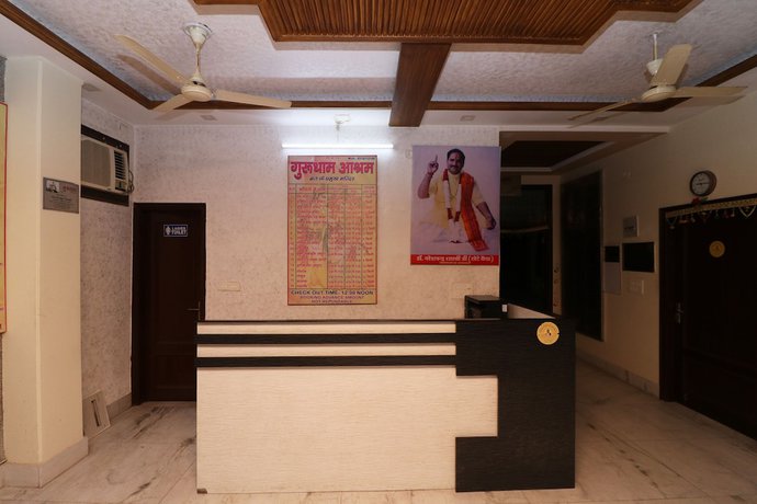 Imagen de los interiores del Hotel OYO 30740 Gurudham Vrindavan. Foto 20