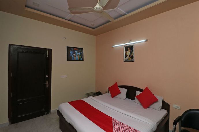 Imagen de la habitación del Hotel OYO 30740 Gurudham Vrindavan. Foto 8