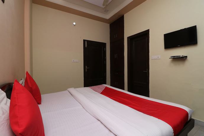 Imagen de la habitación del Hotel OYO 30740 Gurudham Vrindavan. Foto 12