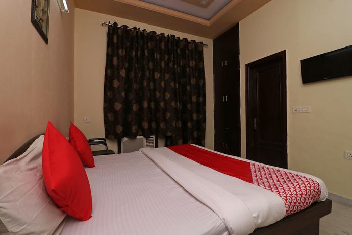 Imagen de la habitación del Hotel OYO 30740 Gurudham Vrindavan. Foto 13