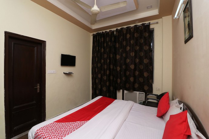 Imagen de la habitación del Hotel OYO 30740 Gurudham Vrindavan. Foto 16