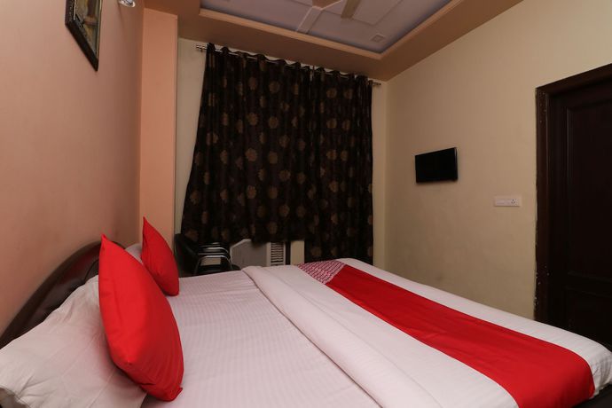 Imagen de la habitación del Hotel OYO 30740 Gurudham Vrindavan. Foto 18