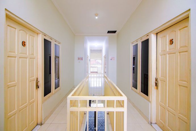 Imagen de los interiores del Hotel OYO 3083 D Kost 3 Syariah. Foto 11