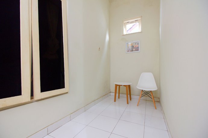Imagen de los interiores del Hotel OYO 3083 D Kost 3 Syariah. Foto 14