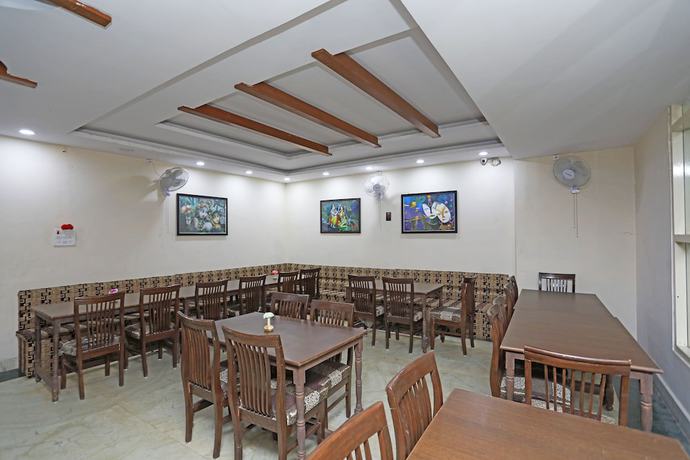 Imagen del bar/restaurante del Hotel OYO 30933 Moriya Palace. Foto 5