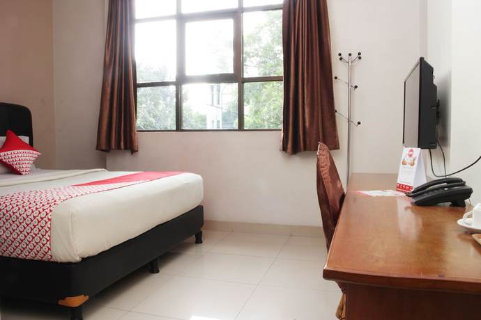 Imagen de la habitación del Hotel OYO 327 Pondok Agung Rubicon. Foto 3