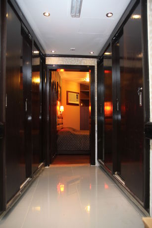 Imagen de la habitación del Hotel OYO 329 Down Town. Foto 4