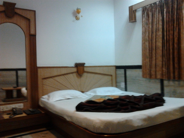 Imagen de la habitación del Hotel OYO 3349 Hotel Anoop. Foto 8