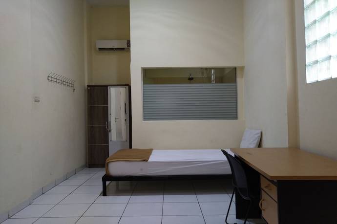 Imagen de la habitación del Hotel OYO 3499 J8. Foto 3