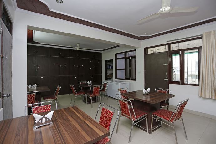 Imagen del bar/restaurante del Hotel OYO 352 DRS 8586 Haveli. Foto 2