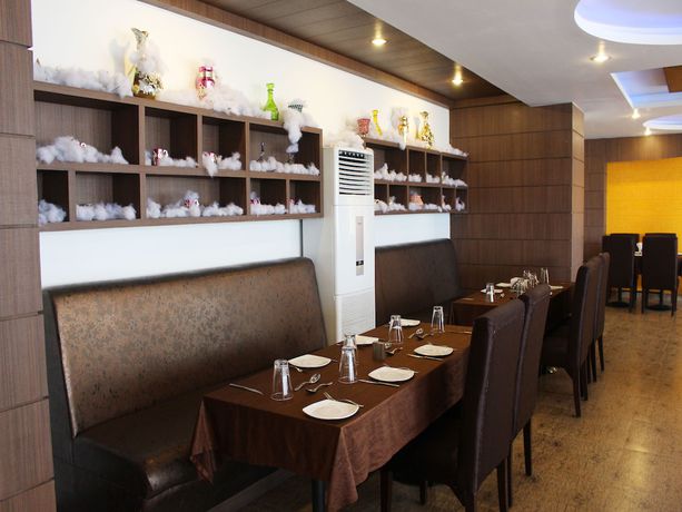 Imagen del bar/restaurante del Hotel OYO 3600 Kathgodam. Foto 3