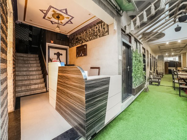 Imagen de los interiores del Hotel OYO 36289 Maurvi. Foto 19