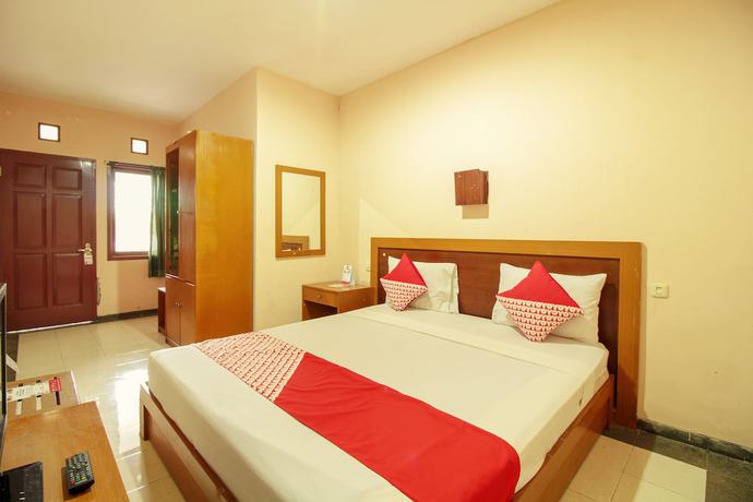Imagen de la habitación del Hotel OYO 370 Sofia Pangandaran. Foto 5