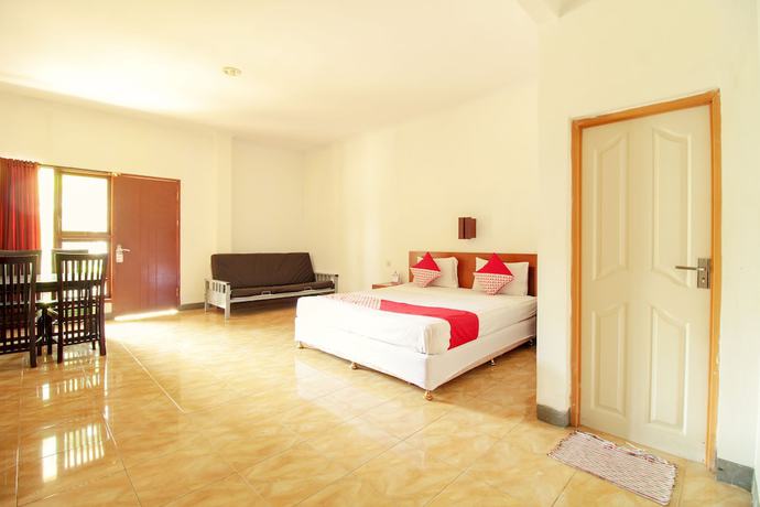 Imagen de la habitación del Hotel OYO 370 Sofia Pangandaran. Foto 14