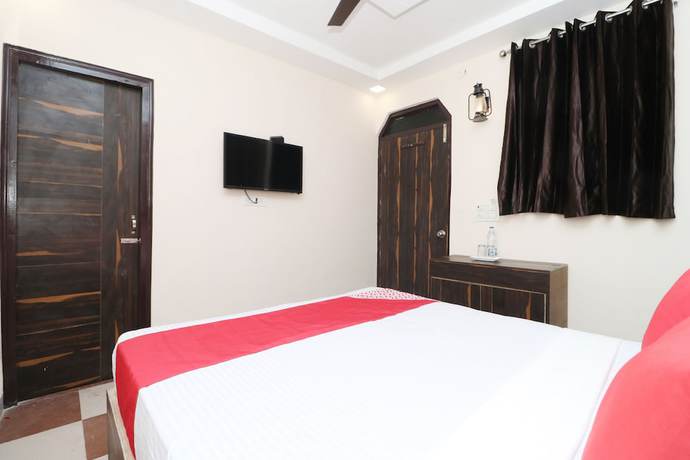 Imagen de la habitación del Hotel OYO 37351 Krishna Royal. Foto 13