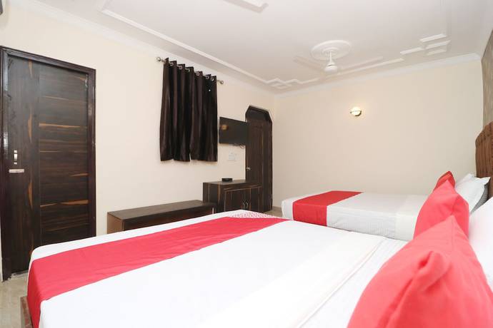 Imagen de la habitación del Hotel OYO 37351 Krishna Royal. Foto 15