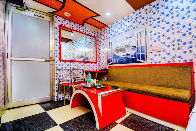 Imagen del bar/restaurante del Hotel OYO 37546 Gaur Guest House. Foto 5