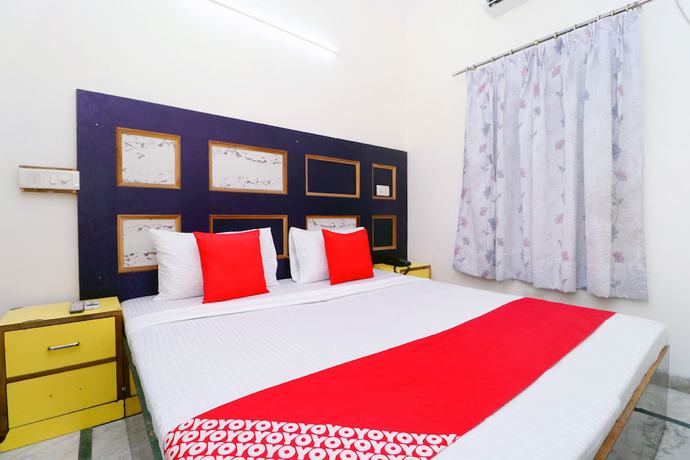 Imagen de la habitación del Hotel OYO 37663 Royal Palace. Foto 11