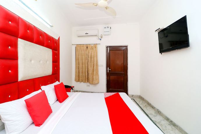 Imagen de la habitación del Hotel OYO 37663 Royal Palace. Foto 12